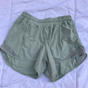 LULULEMON HOTTY HOT SHORT II *LONG 4”